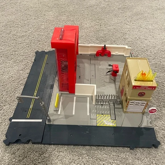 Matchbox Action Drivers Fire Station Playset - Picture 3 of 4